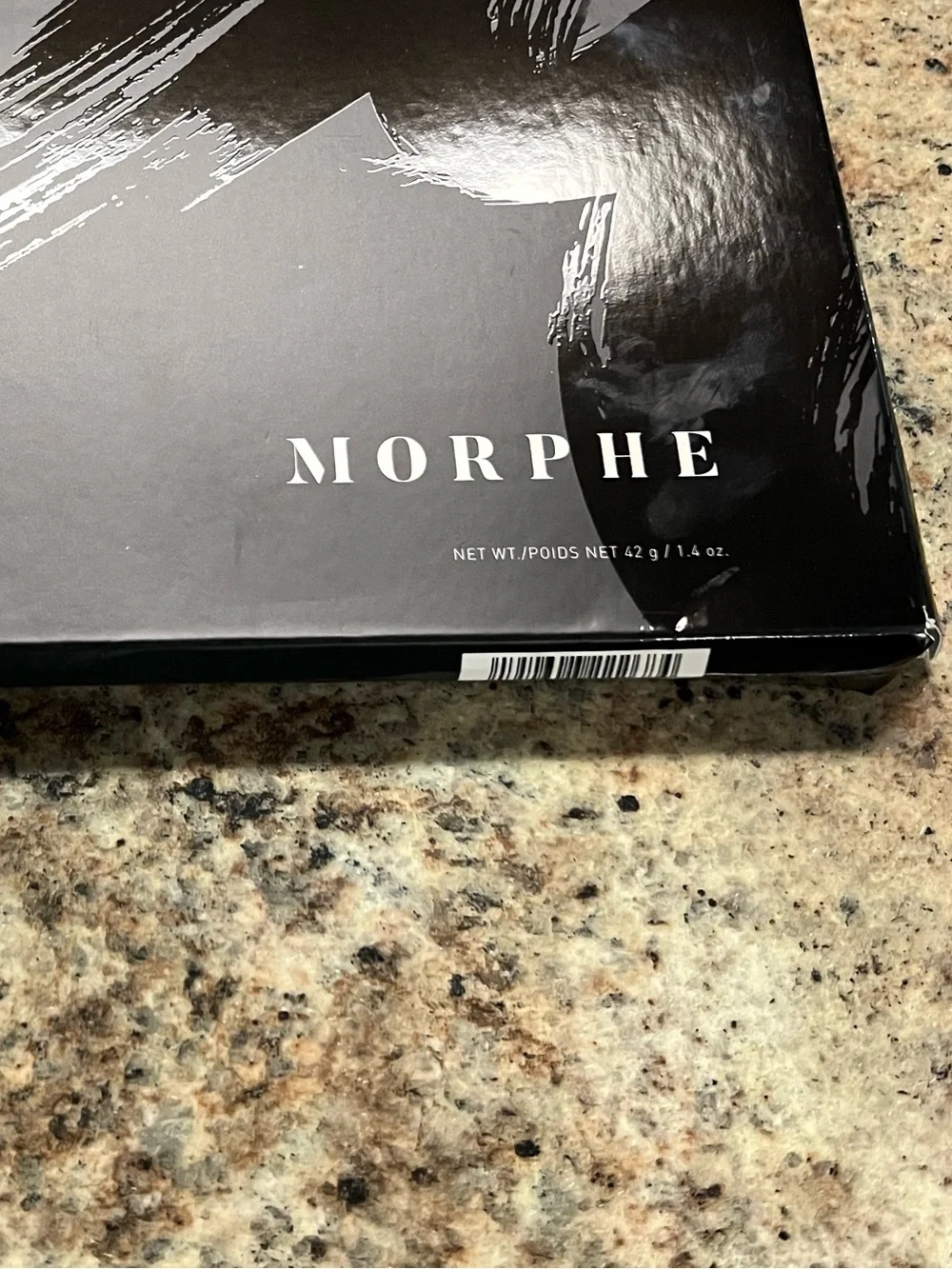 Morphe Eyeshadow Palette in Black Packaging